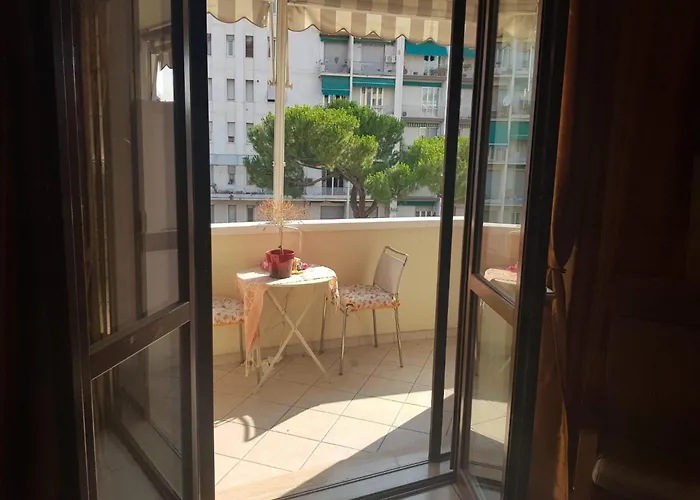 La Casa Del Bianconiglio - Free Private Parking - 2 Bathrooms - Terrace